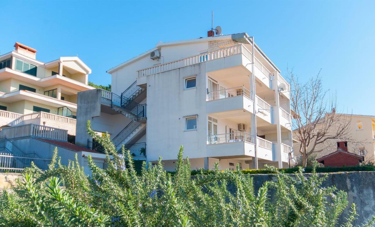 Apartment Ines Omiš Kültér fotó